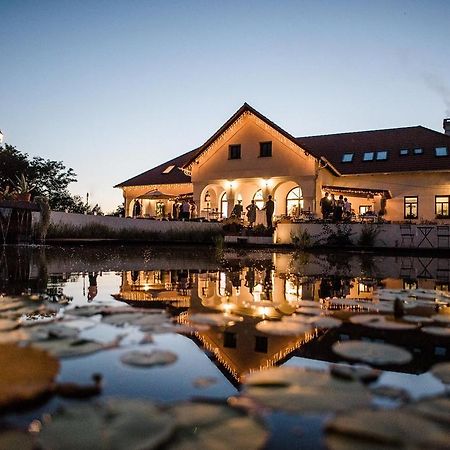 Deak Udvarhaz Hotel Kakucs Esterno foto