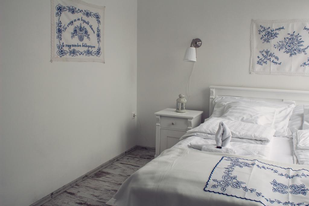 Deak Udvarhaz Hotel Kakucs Camera foto