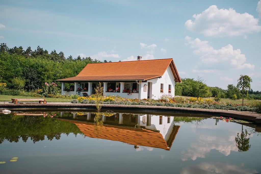 Deak Udvarhaz Hotel Kakucs Esterno foto