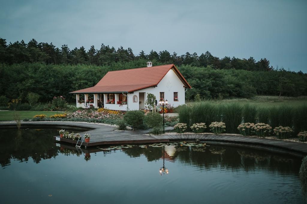 Deak Udvarhaz Hotel Kakucs Esterno foto