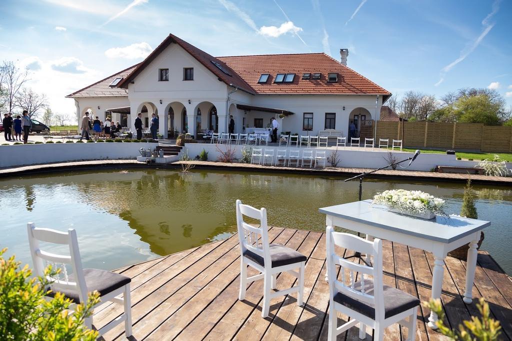 Deak Udvarhaz Hotel Kakucs Esterno foto